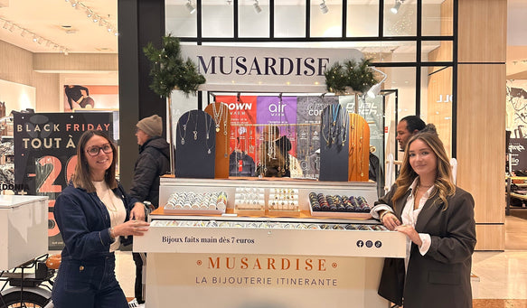 Triporteur bijouterie itinérante Musardise point de vente