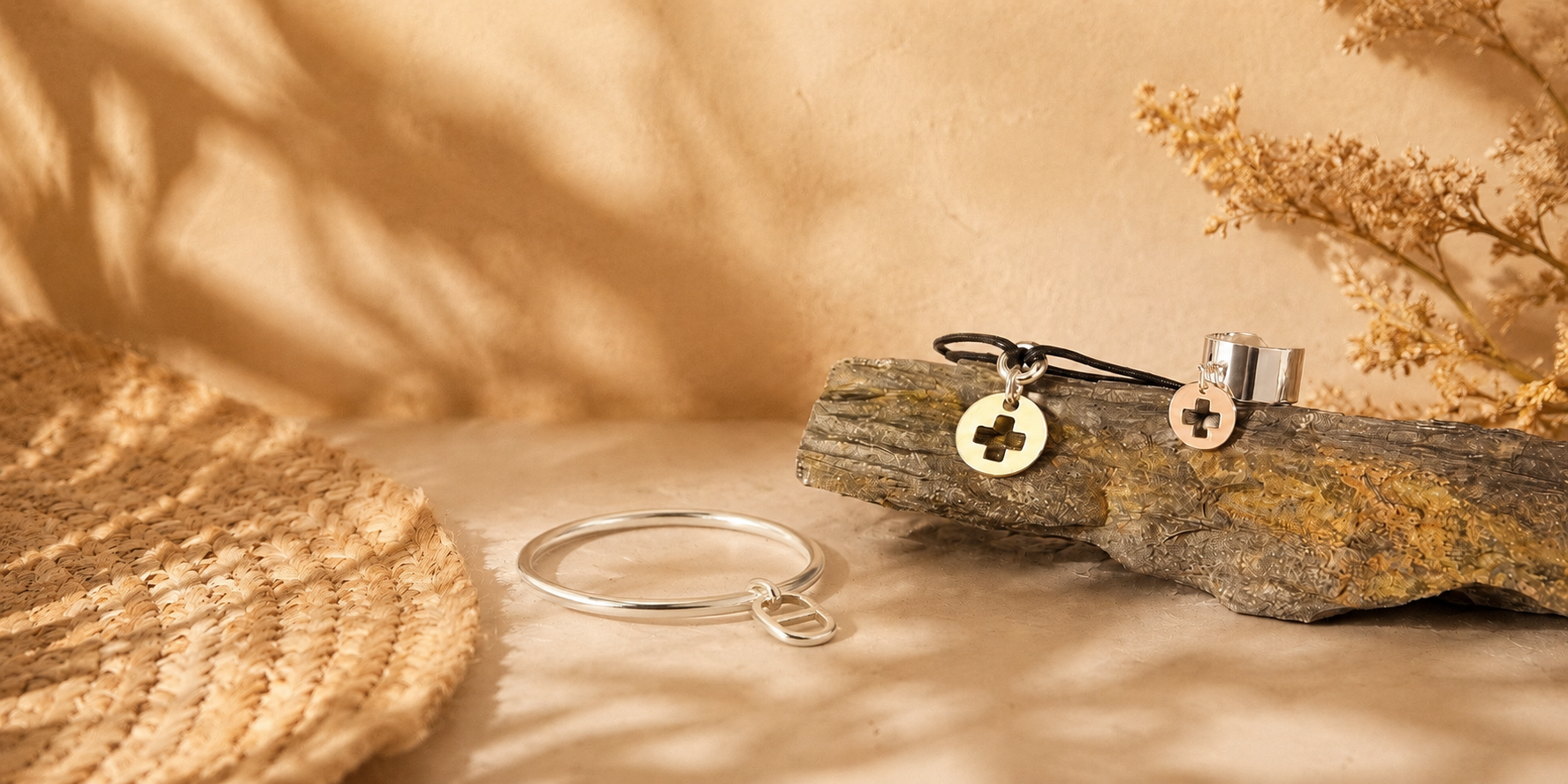 Photo de bagues large avec pendentif