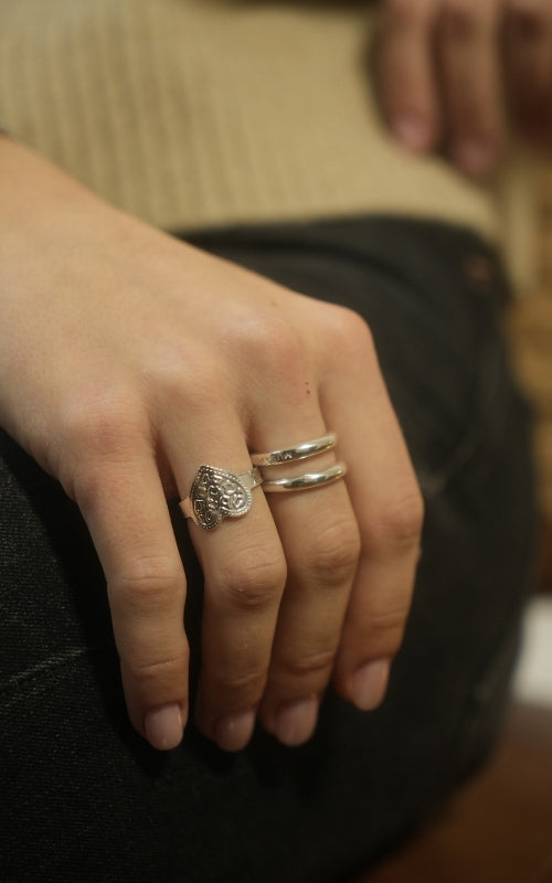 Photo portee de la bague Coeur Sauvage argentée