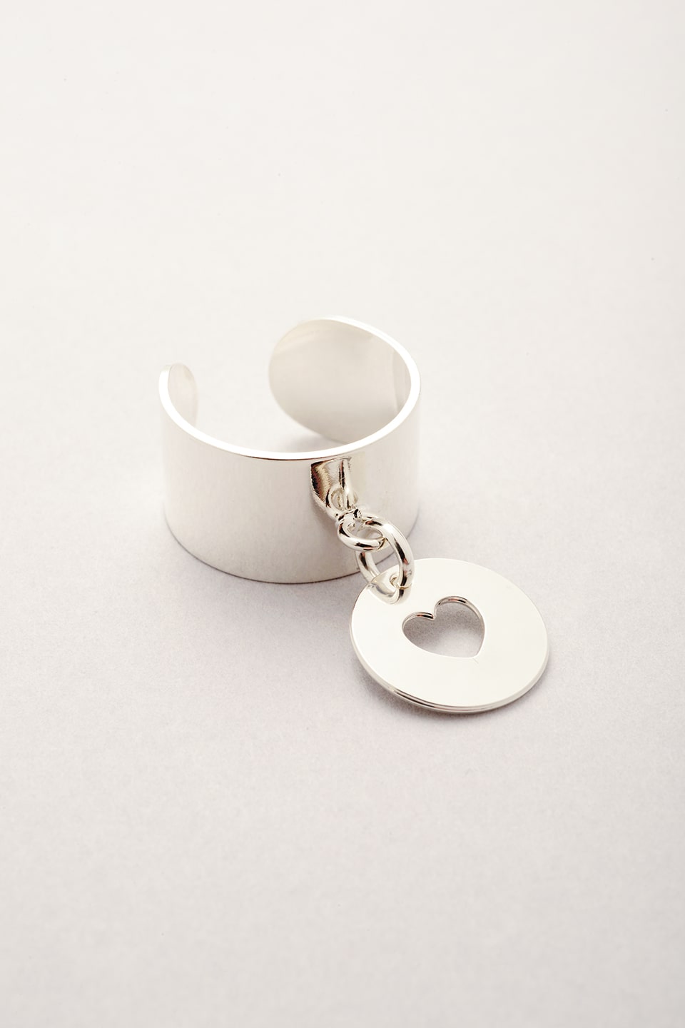 Bague argentée médaille Coeur fabriquée en France. Bijou pour femme et enfant argenté. Bijou coeur. 