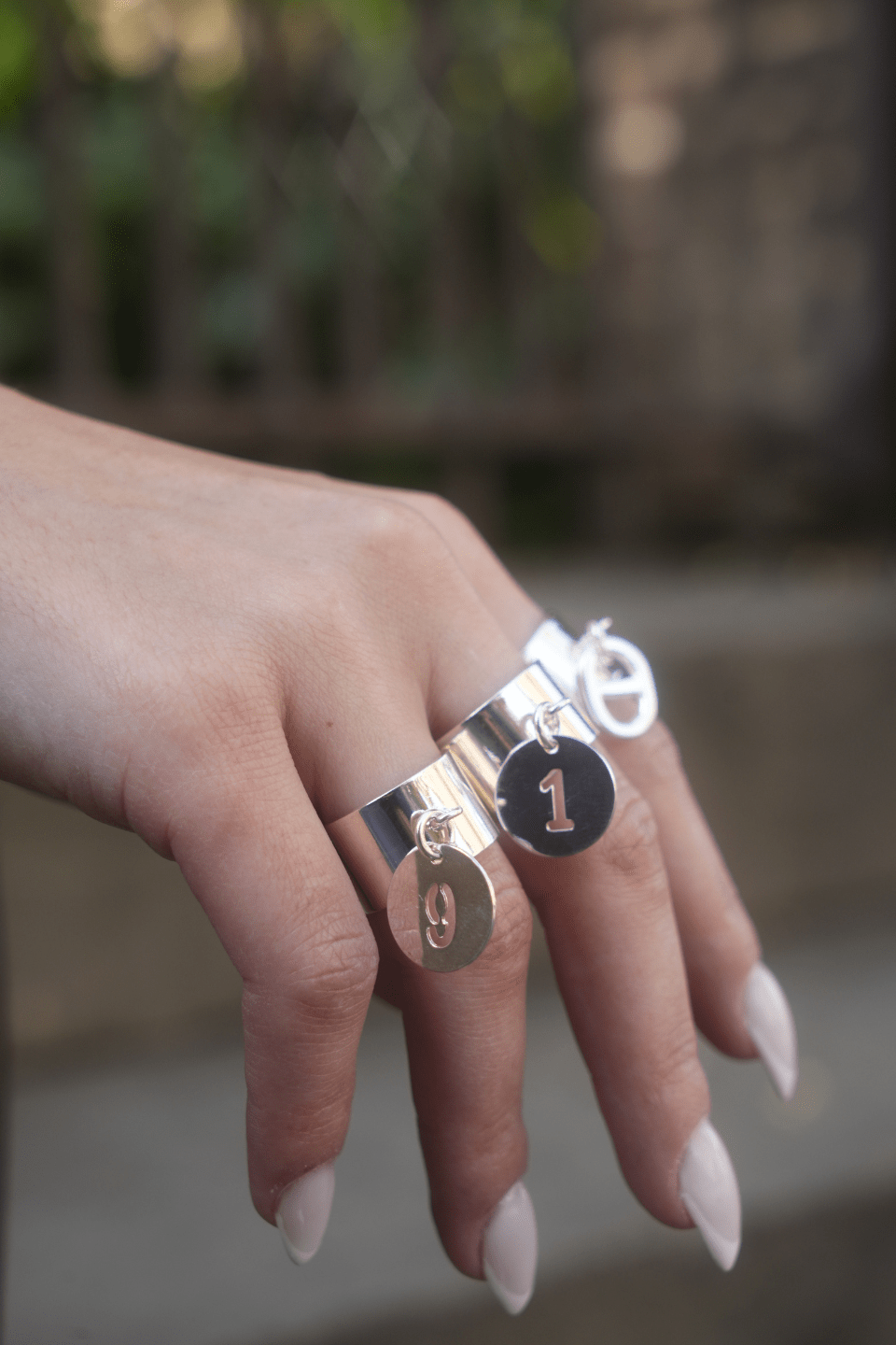 Bague argentée médaille Chiffre