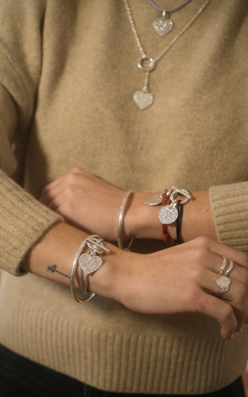 Le bracelet attache de la nouvelle collection Coeur Sauvage de Musardise.