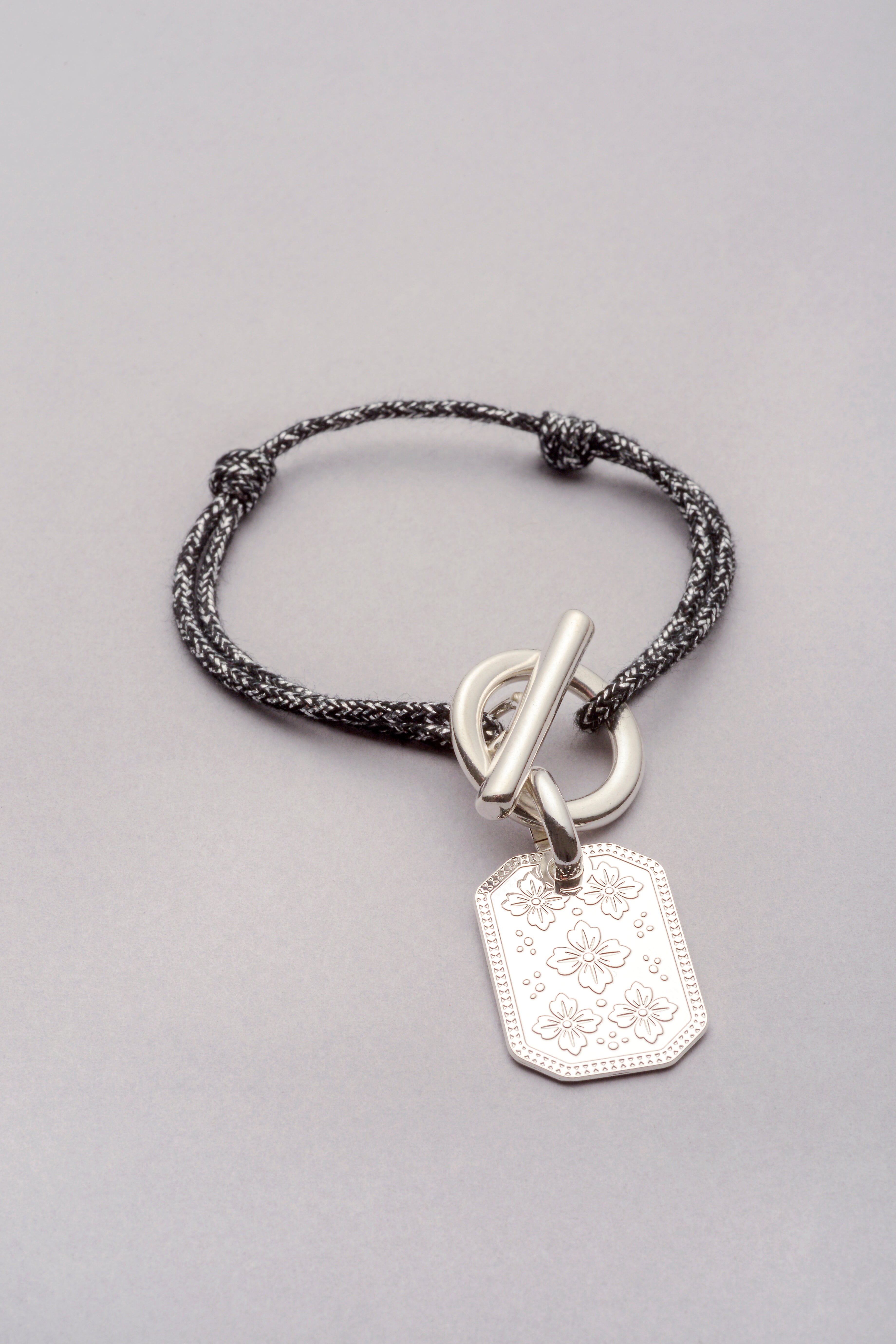 Bijoux argenté gravé de fleurs inspirées du japon. bijoux Made in France