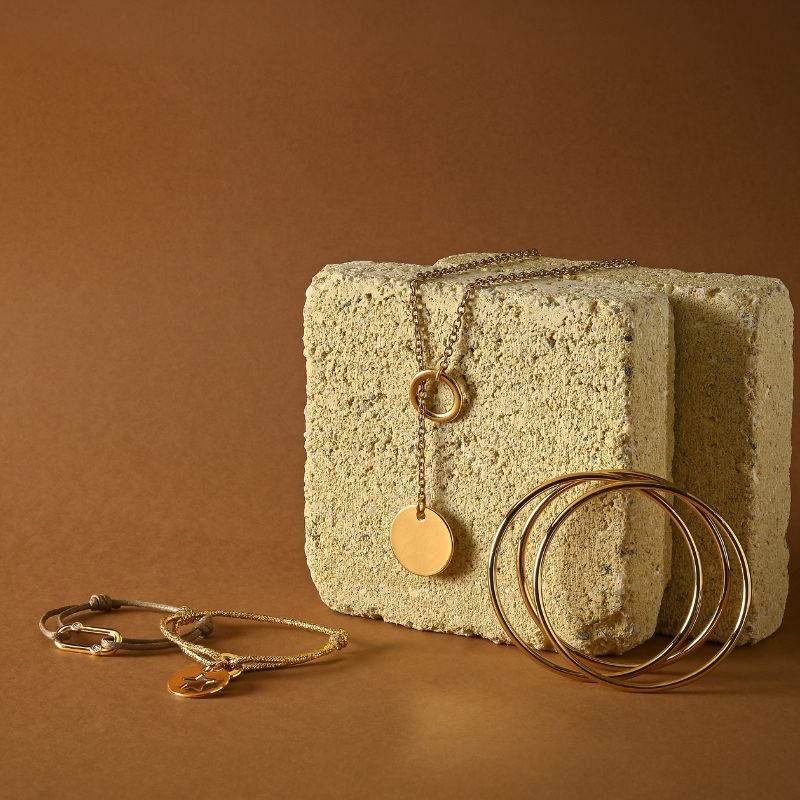 block.settings.image.alt | default: block.settings.title