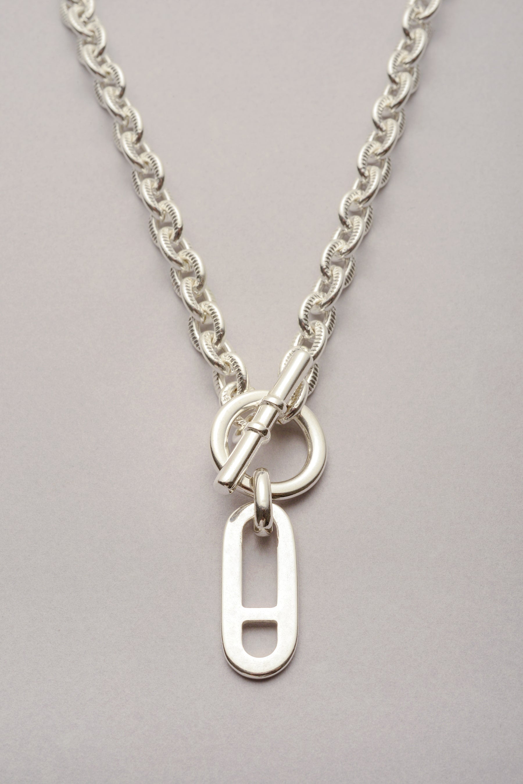 Collier Scarlett pendentif Noé argenté. Bijou fabriqué en France argenté pour femme. 