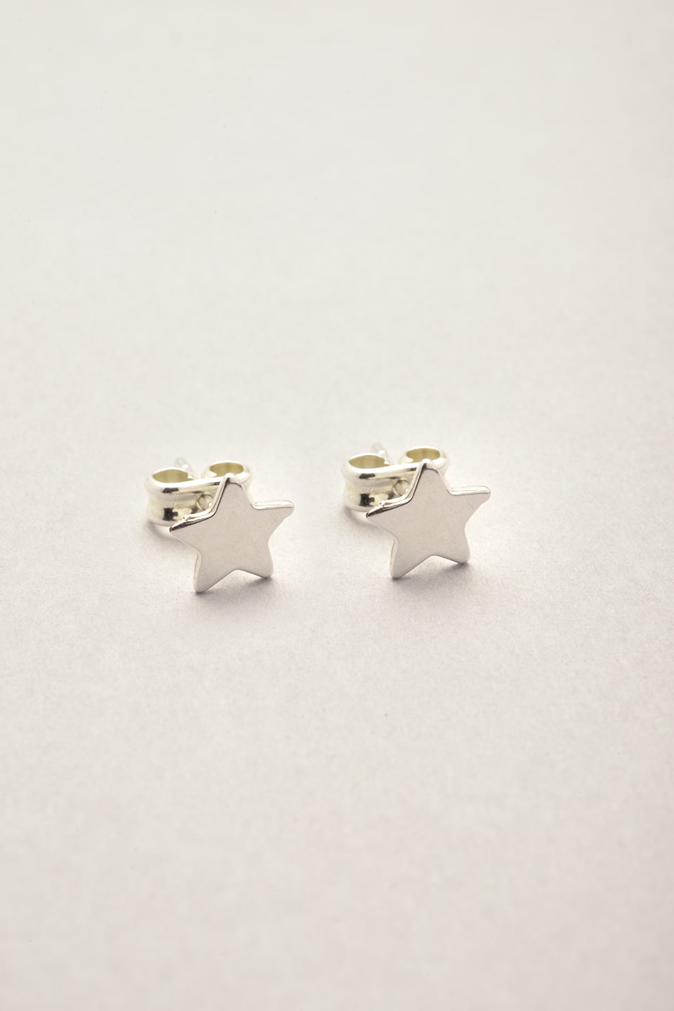 Les puces d'oreilles étoile argentées de la catégorie boucles d'oreilles de Musardise