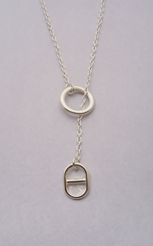 Sautoir maille Marine argenté Daya. Sautoir argenté pendentif maille. Bijou fabriqué en France. Sautoir maille. 