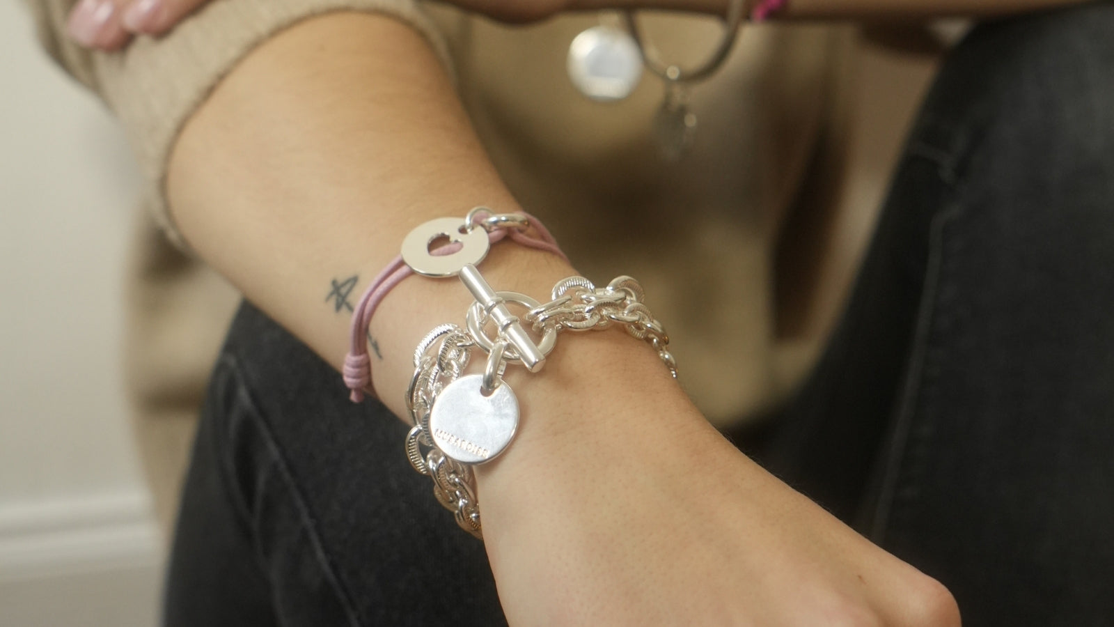 Bijoux femme en soldes : nos meilleures idées à moins de 30 €