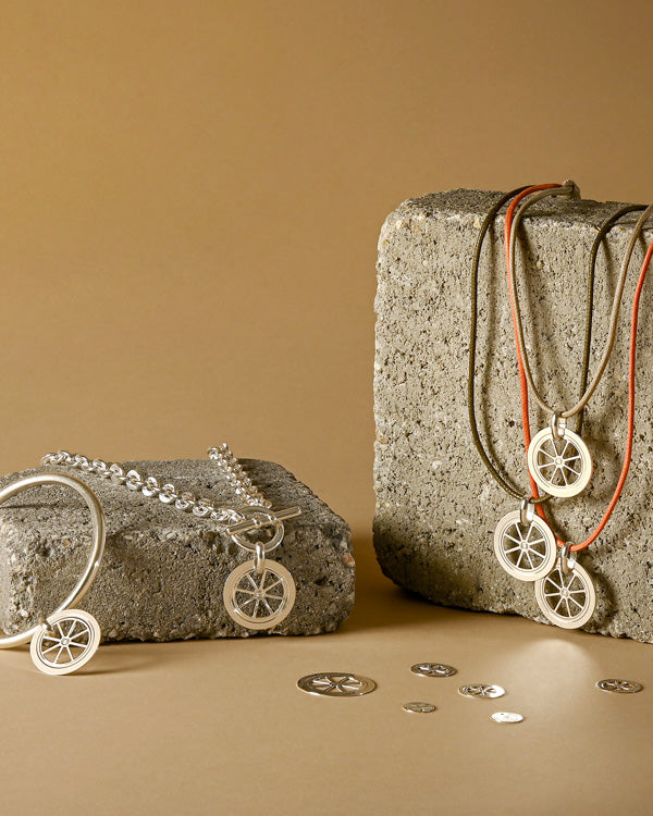 block.settings.image.alt | default: block.settings.title