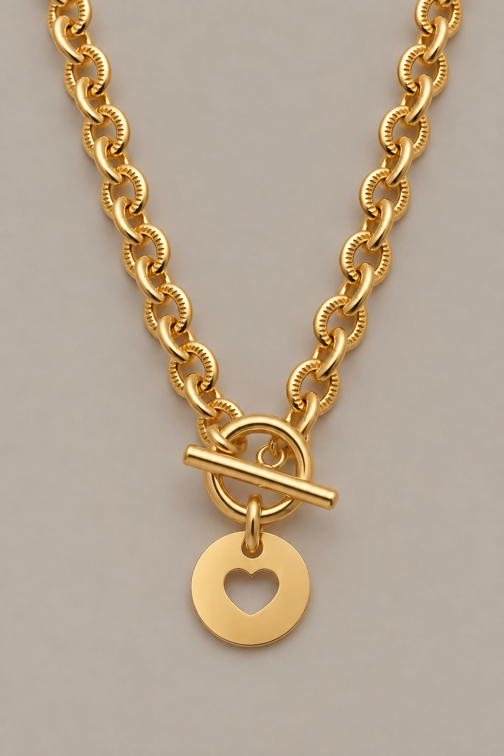 Collier Scarlett cœur doré Musardise, médaille cœur ajouré