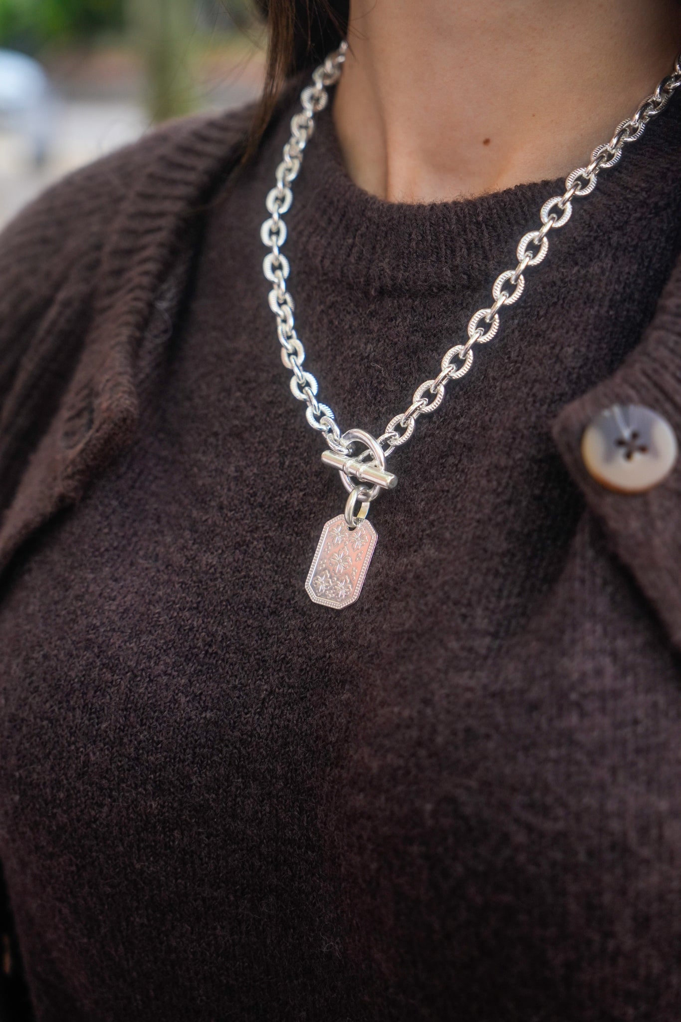 collection fleurs d'hiver de Musardise. Collier Scarlett inspiré des fleurs de cerisier