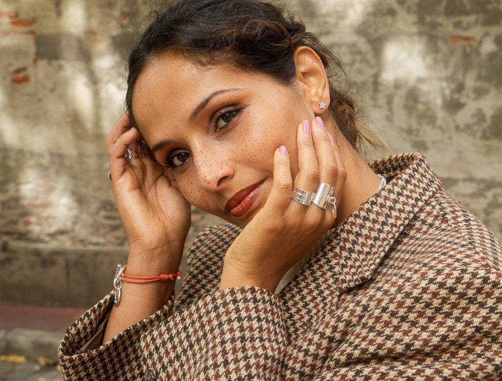 section.settings.hero_image.alt | default: section.settings.title }}