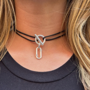 Collier attache Ricky Strass