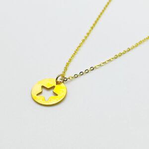 Collier chaîne fine doré étoile