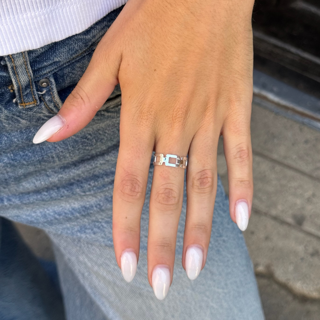 Bague Amarrage argentée, ajustable et fabriquée en France.