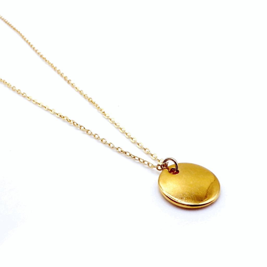Collier chaîne fine doré médaille