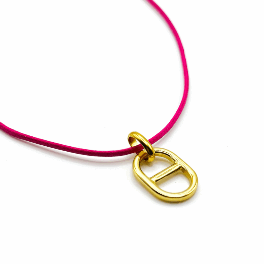 Collier pendant maille doré cordon rose fuchsia